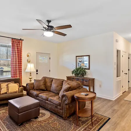 Bear Pass Is A 3 Bed 2 Bath Craftsman Style Home Located Within Walking Distance To Dt Gatlinburg Exterior photo