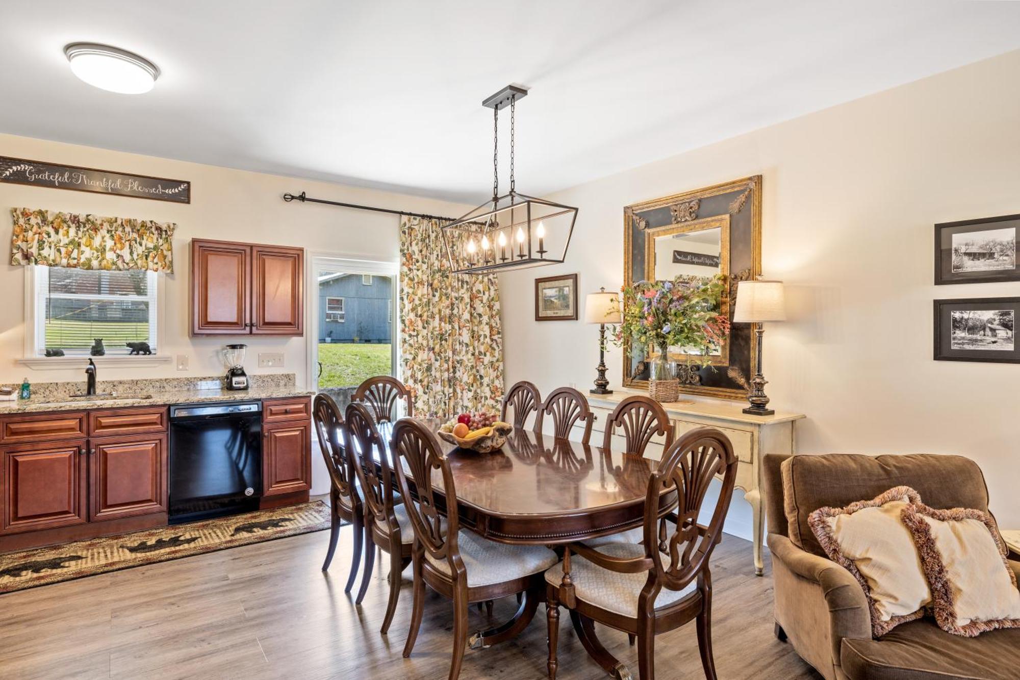 Bear Pass Is A 3 Bed 2 Bath Craftsman Style Located Within Walking Distance To Dt Casa de Férias *
