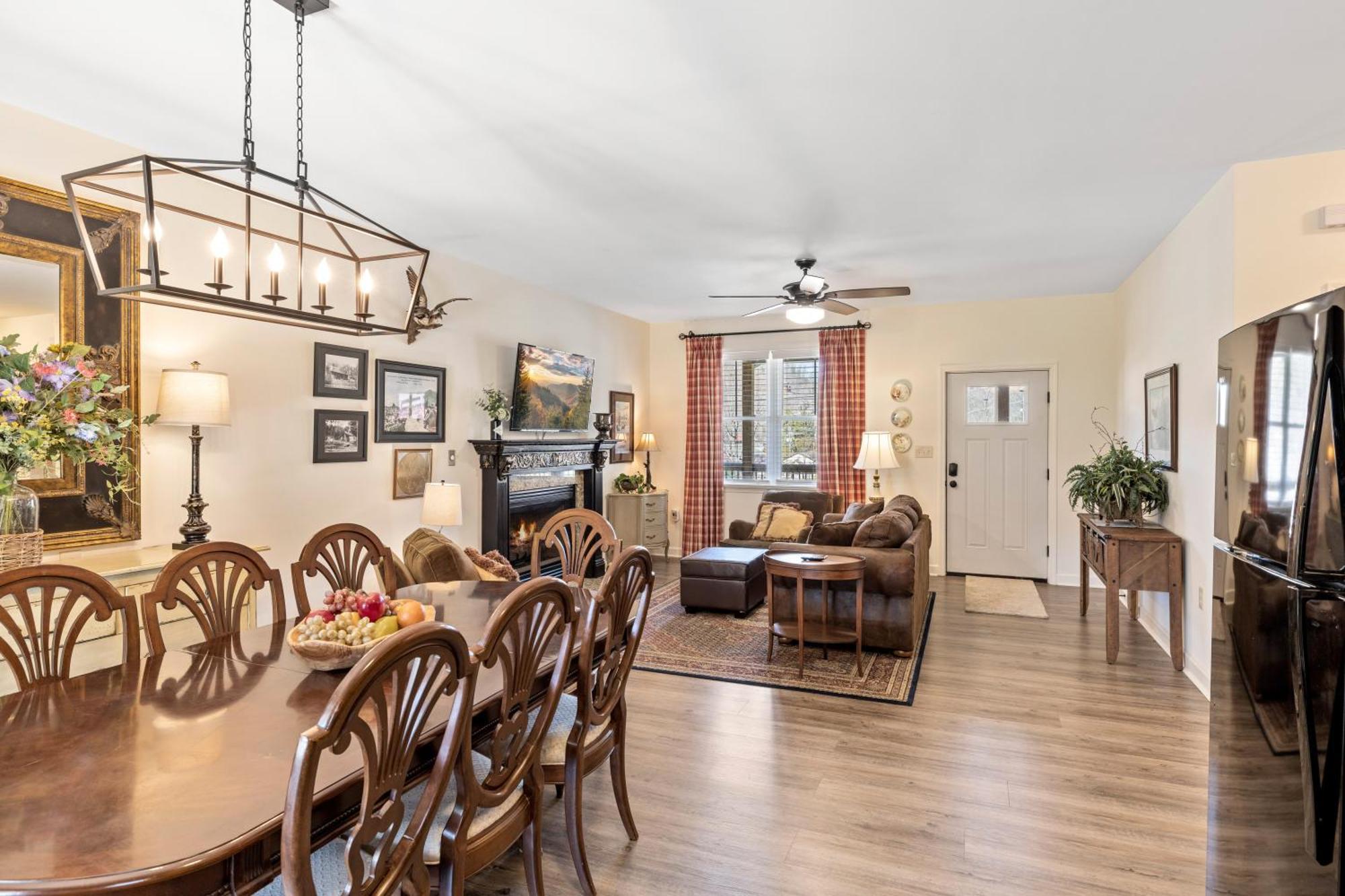 Bear Pass Is A 3 Bed 2 Bath Craftsman Style Located Within Walking Distance To Dt *